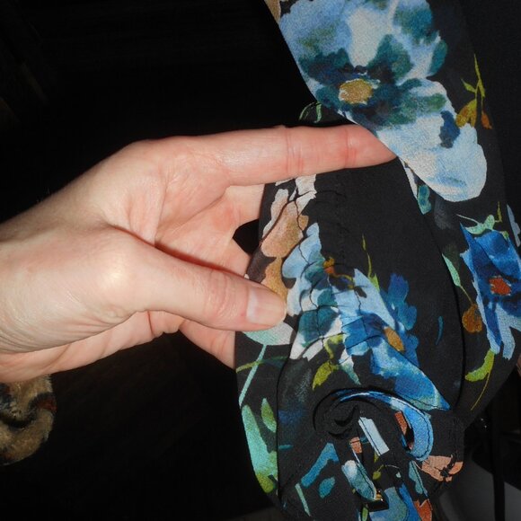 NWOT Navy Floral Calvin Klein long sleeve blouse, small - Picture 3 of 7